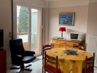 Charmant Studio avec Terrasse, Parking et Wifi - Proche Cure et Centre Ville - FR-1-703-74 - 0