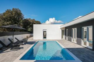 La Reina House - Private Heated Pool - Bibinje - 9