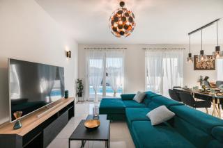 La Reina House - Private Heated Pool - 9