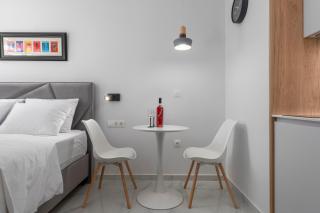 ΙΩΚΑ Suites / the Urbitality Project - 2