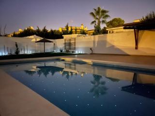 CHALET CON PISCINA PRIVADA - Torrevieja - 0