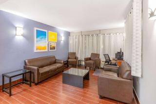 Days Inn by Wyndham Charlottesville/University Area - Charlottesville - 4