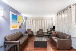 Days Inn by Wyndham Charlottesville/University Area - Charlottesville - 3