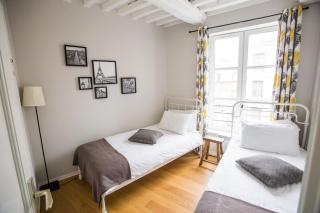 Centrally located, refurbished modern flat with views over the historic port - 4