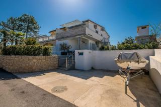 Nice apartment with balcony very close to the sea - Klimno - 9