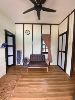 Sue Cottage Homestay - Jertih - 8
