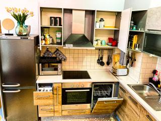 Two Bedroom Apartment - Alexandrovska - Top Location - Central Bus, Train and Marine Stations, next to Sea Garden and Beach - Boergas - 1