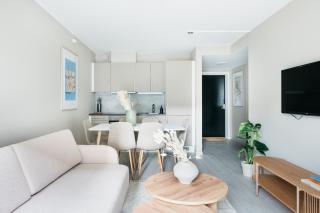 Stay Urban - Stylish Scandinavian Gem with French Balcony - 8