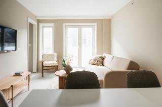 Stay Urban - Stylish Scandinavian Gem with French Balcony - Bergen - 7