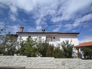 Island Bliss - 150 m from the beach, with sea view - Vrbnik - 8