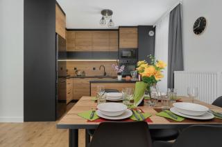 Apartment with 2 Bedrooms & Parking Wrocław by Noclegi Renters - Breslávia - 2