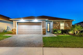 #484-Modern and interior designed 4 bed home with private pool and spa - Davenport - 7
