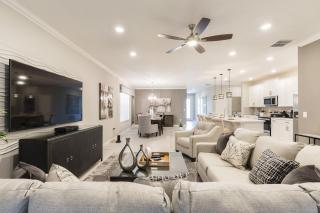 #484-Modern and interior designed 4 bed home with private pool and spa - Davenport - 3