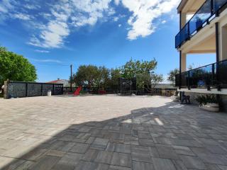 VILLA APARTMENTS FILIP - Starigrad-Paklenica (Ortopula) - 2