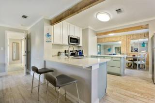 Shady Oaks Beach House With Beautiful Ocean Views! - Gulfport - 3