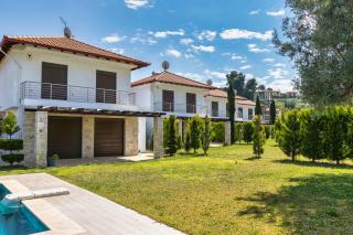 Friday Mood by Diomedes Group - Pefkochori - 2