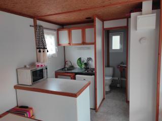 Chalet simple au Camping L'Etruyere au lac - La Tardière - 3