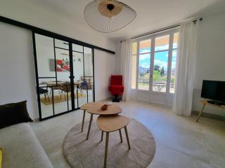 Appartement spacieux de standing - parking gratuit - Aix-en-Provence - 0