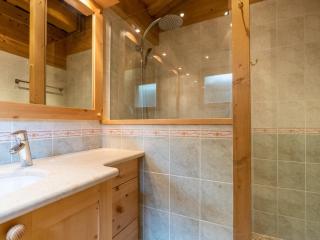 Chalet mitoyen 3 étoiles à La Clusaz, 500m des pistes, 10 pers, terrasse, cheminée, garage, WiFi - FR-1-459-186 - 1