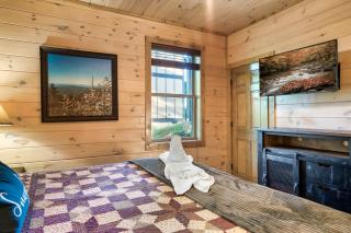 Winter Special, Sleeps 20, Theater, HotTub, Game, Pet Friendly - 1