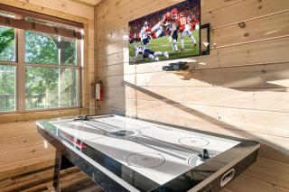 Summer Sale, 6BR, Theater, HotTub, Game, Pet Friendly - Pigeon Forge - 3