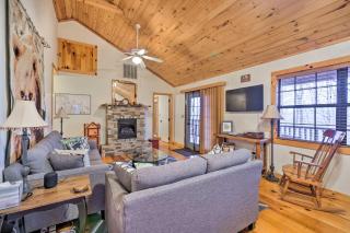 Murphy Family Cabin with Fire Pit and Forest Views! - Salem - 0
