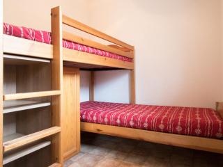 Appartement cosy au pied des pistes - 6 pers, 40m², terrasse, parking, proche commerces et services - FR-1-508-13 - Lanslevillard - 7