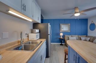 Catalina Island Duplex - Steps to Beach and Pier! - 2