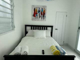 Gorgeous 1-Bedroom Beachside Suite - 9