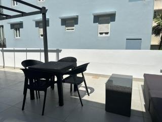 Gorgeous 1-Bedroom Beachside Suite - San Juan - 3