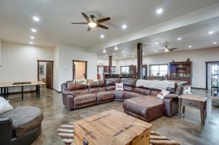 Pet-Friendly Lingle Ranch with Deck on 60 Acres! - - 7