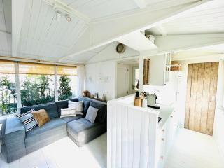 Authentic cosy beach cottage in Callanstoog - 3