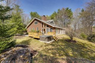 Lake George Oasis with 9 Acres, Hot Tub and Game Room! - Diamond Point - 8