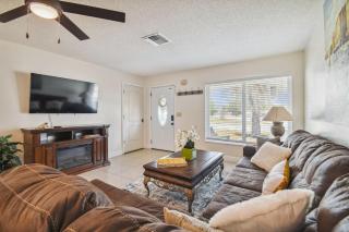 Home Near Weeki Wachee, King Bed, Huge Backyard - 1