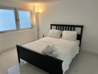 Majestic 2-Bedroom Beachside Suite - San Juan - 7