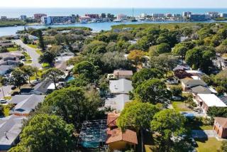 Large Seminole Luxury Pool Home 3mi to Beach - Seminole - 9