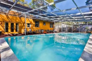 Large Seminole Luxury Pool Home 3mi to Beach - Seminole - 0
