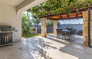 Awesome Apartment In Medulin With Wifi - Medulin - 9