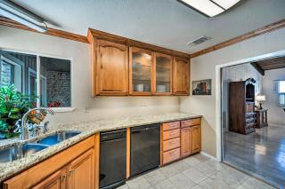 Hillside Manor - Kerrville - 2