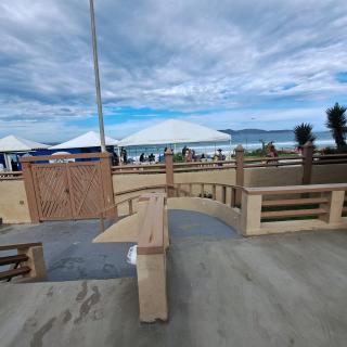 Casa beira da Praia Peró Condomínio com segurança - Cabo Frio - 0