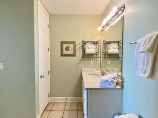 Island Royale P403 by ALBVR - Beautiful Beachfront Penthouse Level Condo! - 4