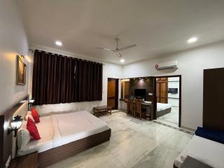 Hotel Marc Royal - Agra - 9