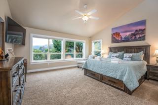 Yosemite Adventure House with Pool-hot tub-game room - Oakhurst - 2