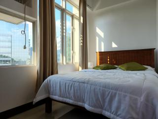 Casa Antonio at Stamford McKinley Hill Unli Wi-Fi Near Piazza - Manila - 6