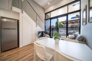 Happy on Hurtle - Adelaide - 8