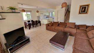 Villa Sofia - Coral Bay - 8