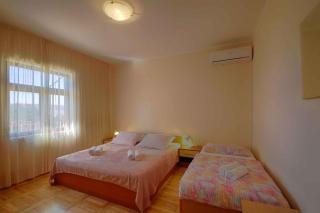 House Ana and Apartments in Seline Paklenica Riviera 26762 - Starigrad-Paklenica - 6