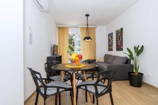 Apartman M6 - Makarska - 0