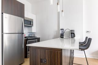 Loop Studio w Gym Pool nr Chicago Riverwalk CHI-240 - 6