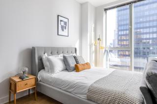 Loop Studio w Gym Pool nr Chicago Riverwalk CHI-240 - 4